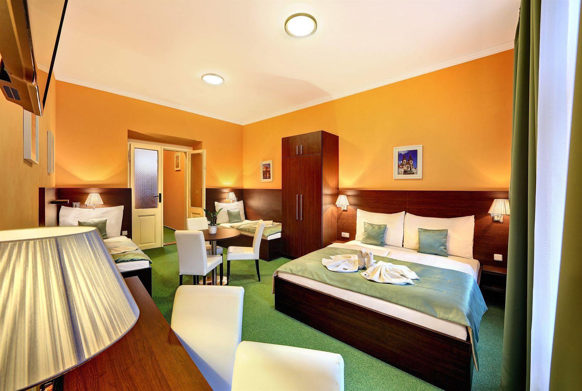 Martin Hotel