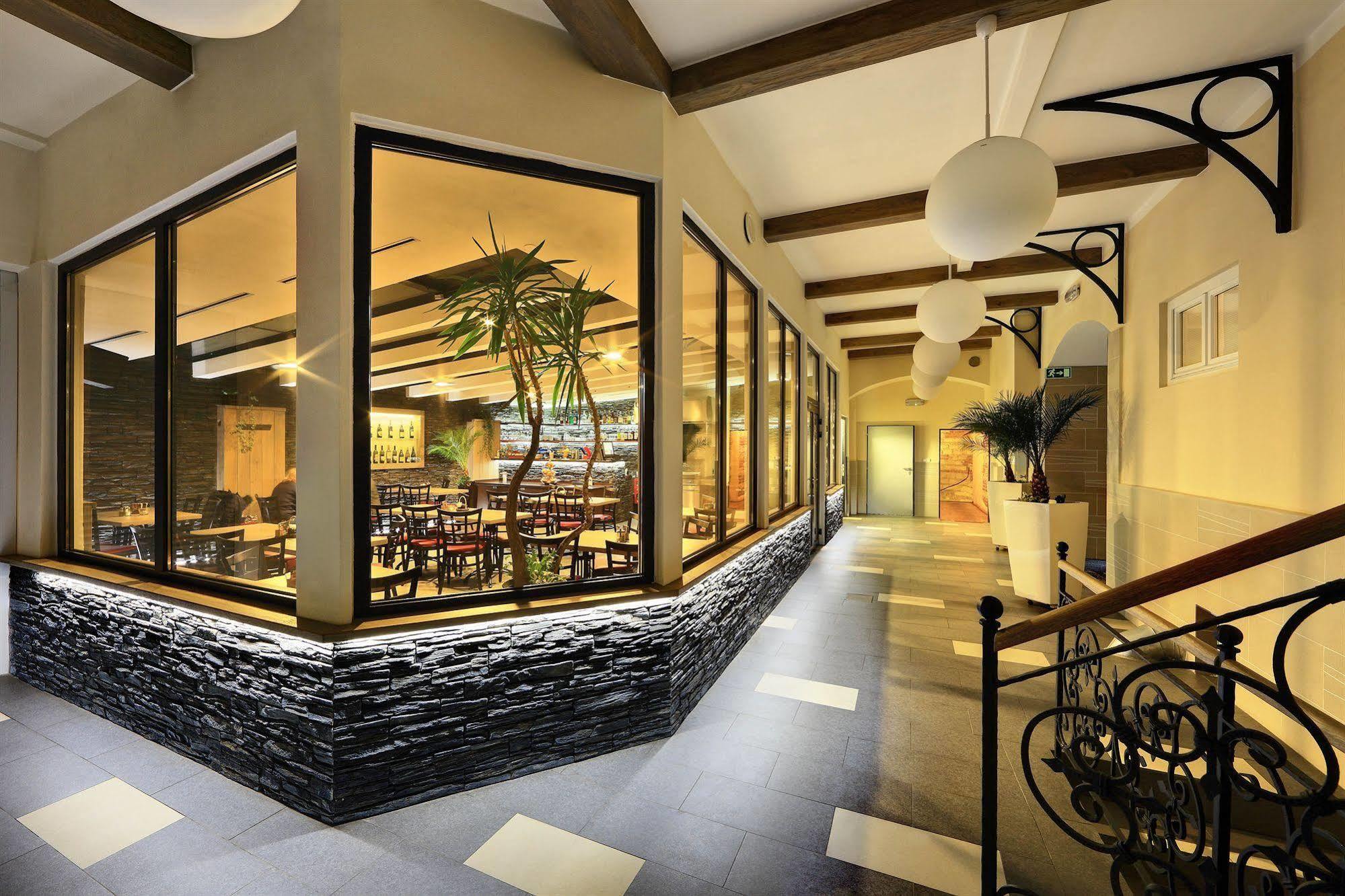 Martin Hotel